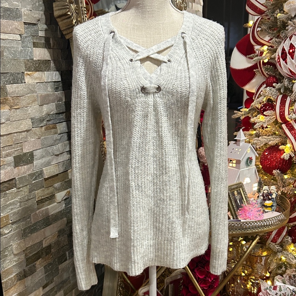 Elegant V-Neck Lace-Up Sweater - White